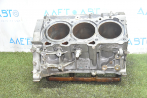 Bare cylinder block VQ35 Nissan Pathfinder 13 for honing, missing bolts