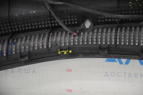 Windscreen wiper grille plastic Hyundai Sonata 11-15 broken fasteners