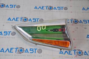 Front right turn signal Nissan Leaf 11-17 scratches