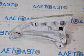 Front right turn signal Nissan Leaf 11-17 scratches