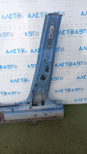 Front right quarter Nissan Leaf 13-17 blue, with central pillar, dented