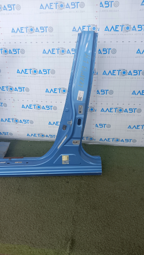 Front quarter left Nissan Leaf 13-17 blue, with central pillar