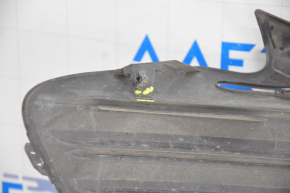 Lower grille of front bumper Toyota Camry v70 18-20 LE usa without hook, without fog lights, black gloss, pressed, sand, scratches, broken fasteners, broken honeycombs, broken fragment