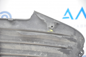 Lower grille of front bumper Toyota Camry v70 18-20 LE usa without hook, without fog lights, black gloss, pressed, sand, scratches, broken fasteners, broken honeycombs, broken fragment
