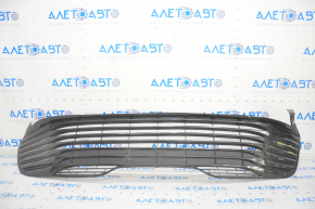 Lower grille of front bumper Toyota Camry v70 18-20 LE usa without hook, without fog lights, black gloss, pressed, sand, scratches, broken fasteners, broken honeycombs, broken fragment