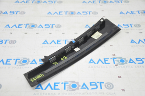 Door trim side front left VW Passat b7 12-15 USA web, broken fastener
