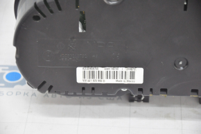 Instrument cluster VW Passat b7 12-15 USA 110k, cracks on glass