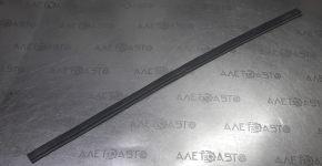Door seal lower front right Nissan Leaf 13-17