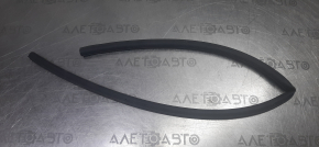 Front right lower door seal Chrysler 300 11-