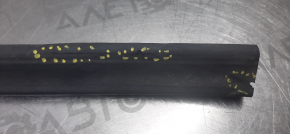 Door seal on the right threshold VW Atlas 18 - torn