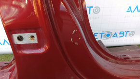 The central right body pillar of VW Tiguan 09-17 is sawn off, bumps, dents