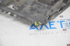 Rear bumper mount left VW Tiguan 12-17 rest, crack in mount