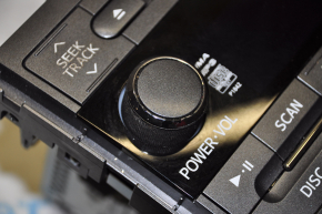 Toyota Sienna 11-14 radio tape recorder scratches, chrome on the knob is peeling