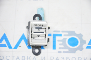 SPORT button Mazda CX-5 17- worn