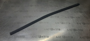 Door seal lower front left Nissan Leaf 13-17