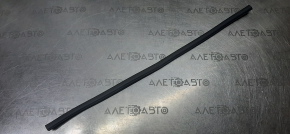 The seal of the front left door, lower, is torn, Subaru XV Crosstrek 13-17