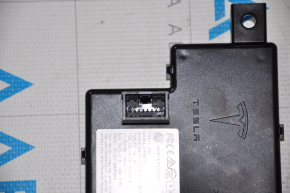 Keyless Tesla Model 3 21-interaction unit with key, card melted