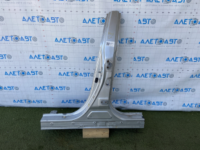 The central left body pillar of Toyota Camry v40 is sawed off