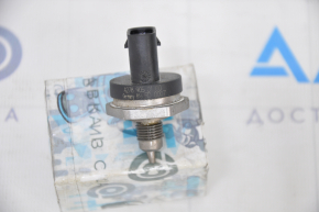 Fuel pressure sensor Infiniti QX30 17- on the rail