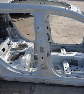 Body pillar central right Infiniti QX30 17- on the body