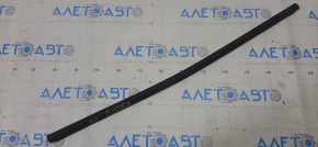 Door seal rear right Chrysler 300 11- lower