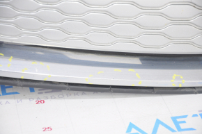 Radiator grill grill Chevrolet Volt 11-15 pokes, emblem peeled off, crack