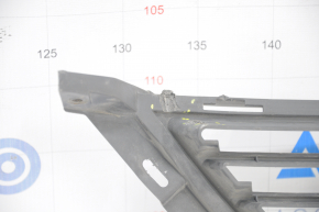 Chevrolet Volt 11-15 front bumper lower grille is broken