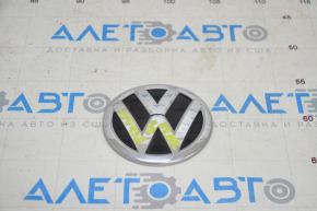 VW emblem trunk lid VW Passat b8 16-19 USA broken guides, peeled chrome