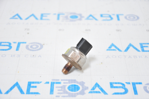 Fuel pressure sensor Ford Fusion mk5 13-20 1.5T on the fuel rail