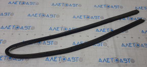 Door seal on the left threshold VW Atlas 18 - torn