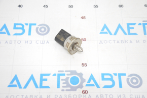 Fuel pressure sensor VW Passat b8 16-19 USA 1.8 on the fuel rail