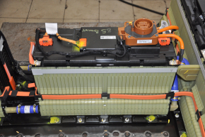 Battery VVB complete Chevrolet Volt 13-14 16.5 kW silver, 124k, case broken