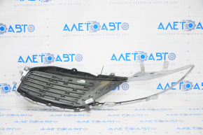 Radiator grill right Lincoln MKZ 13-16 chrome, crack in crepe, crack in frame