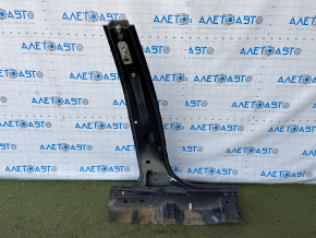 The central left body pillar of Subaru Forester 14-18 SJ is sawn off, pokes