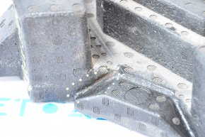 Foam plastic under the Ford Escape MK3 13 tool - dented