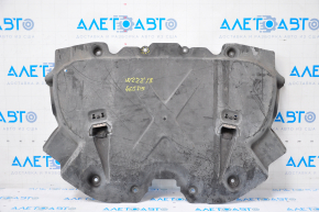 Mercedes W222 18-20 engine protection crack in fastener