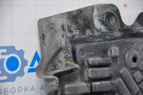 Mercedes W222 18-20 engine protection crack in fastener