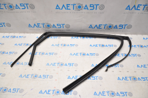 Rear left glass seal Kia Sorento 16-17