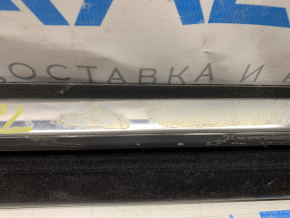 Rear left glass seal Kia Sorento 16-20 in glue