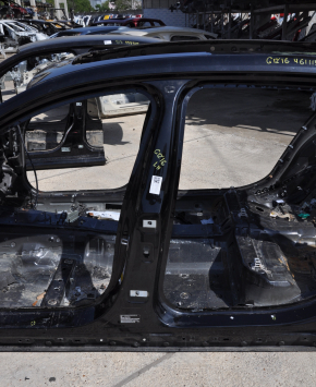 Body pillar central left BMW 7 G12 16-22 on the body