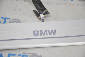 Door sill outer rear left BMW 7 G11 G12 16-22 chrome, with backlight, chrome is worn, breakage of fastening, bump, part of emblem is missing, water damage