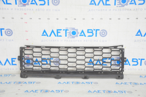 Lower grille front bumper central Jeep Renegade 15-18 prerest, broken fastener