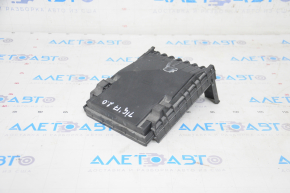Cover of the fuse box under the hood VW Tiguan 09-17