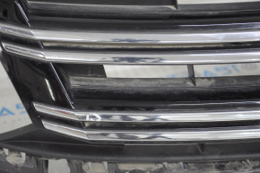 Radiator grill assembly VW Tiguan 12-17 rest with badge, cracks, crack, bumps and sand on chrome