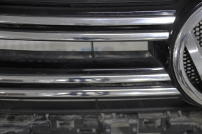 Radiator grill assembly VW Tiguan 12-17 rest with badge, cracks, crack, bumps and sand on chrome