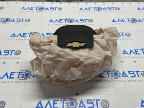 The airbag in the steering wheel of the driver's side of the Chevrolet Cruze 16-year-old exploded.
