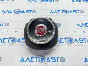 Airbag in the steering wheel driver's Fiat 500X 16-18 pre-rest shot, poke on the emblem