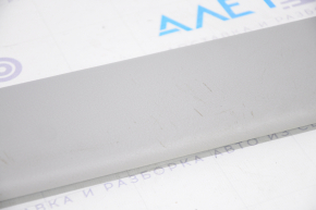 Door sill trim inner front right Toyota Highlander 08-13 gray, scratches, broken fastening