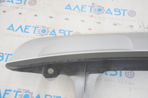 The lower trim of the rear bumper of Toyota Highlander 08-10 is worn, the fastening is broken