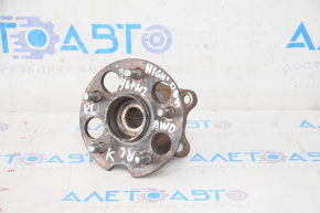 Rear left hub Toyota Highlander 08-13 AWD rusty, play